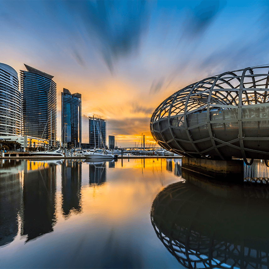 Melbourne, Water and Large Buildings